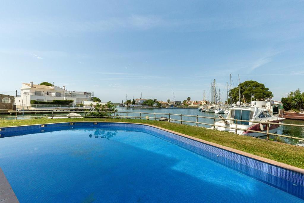 Nido 110 Garbi Apartment Росес Екстериор снимка